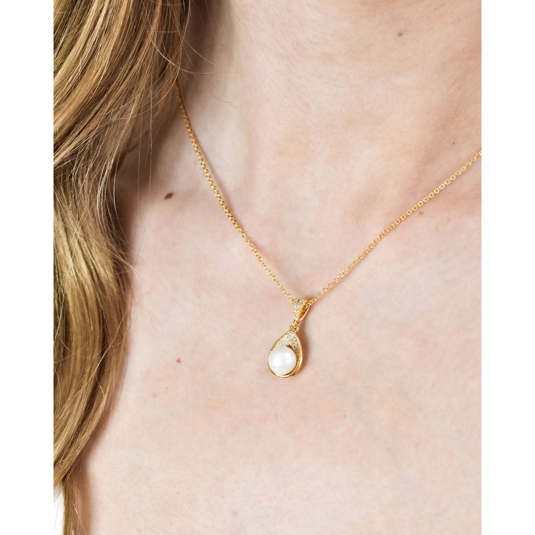 Angelique Pendant and Earring Set - Gold