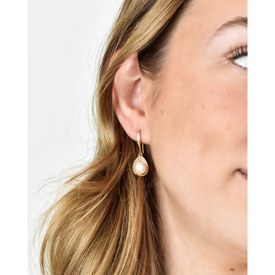 Angelique Pendant and Earring Set - Gold