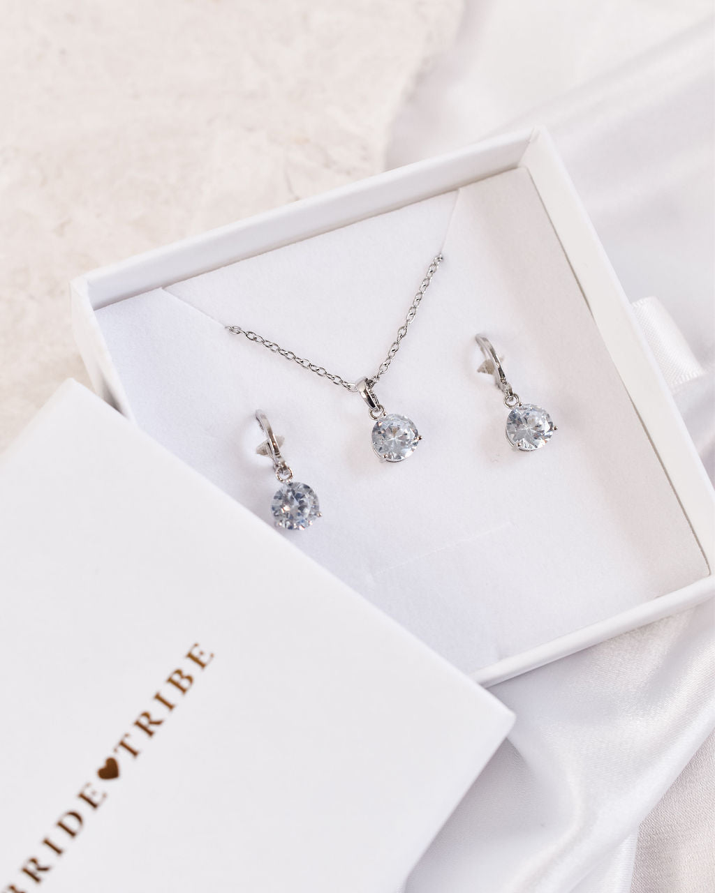 Genevieve pendant and earring set - Silver