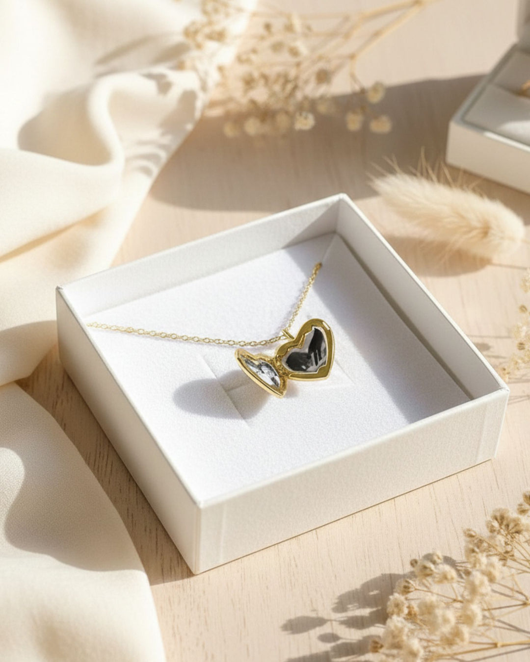 Endless Love Heart Photo Locket - GOLD