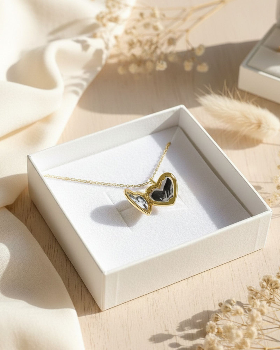 Endless Love Heart Photo Locket - GOLD