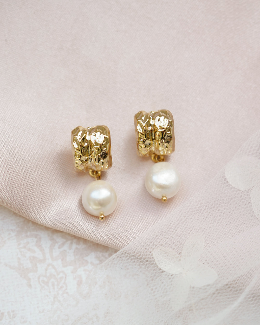Olivia Freshwater Pearl Earrings