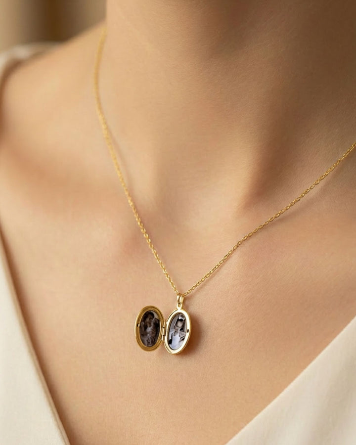 Endless Love Oval Photo Locket - GOLD