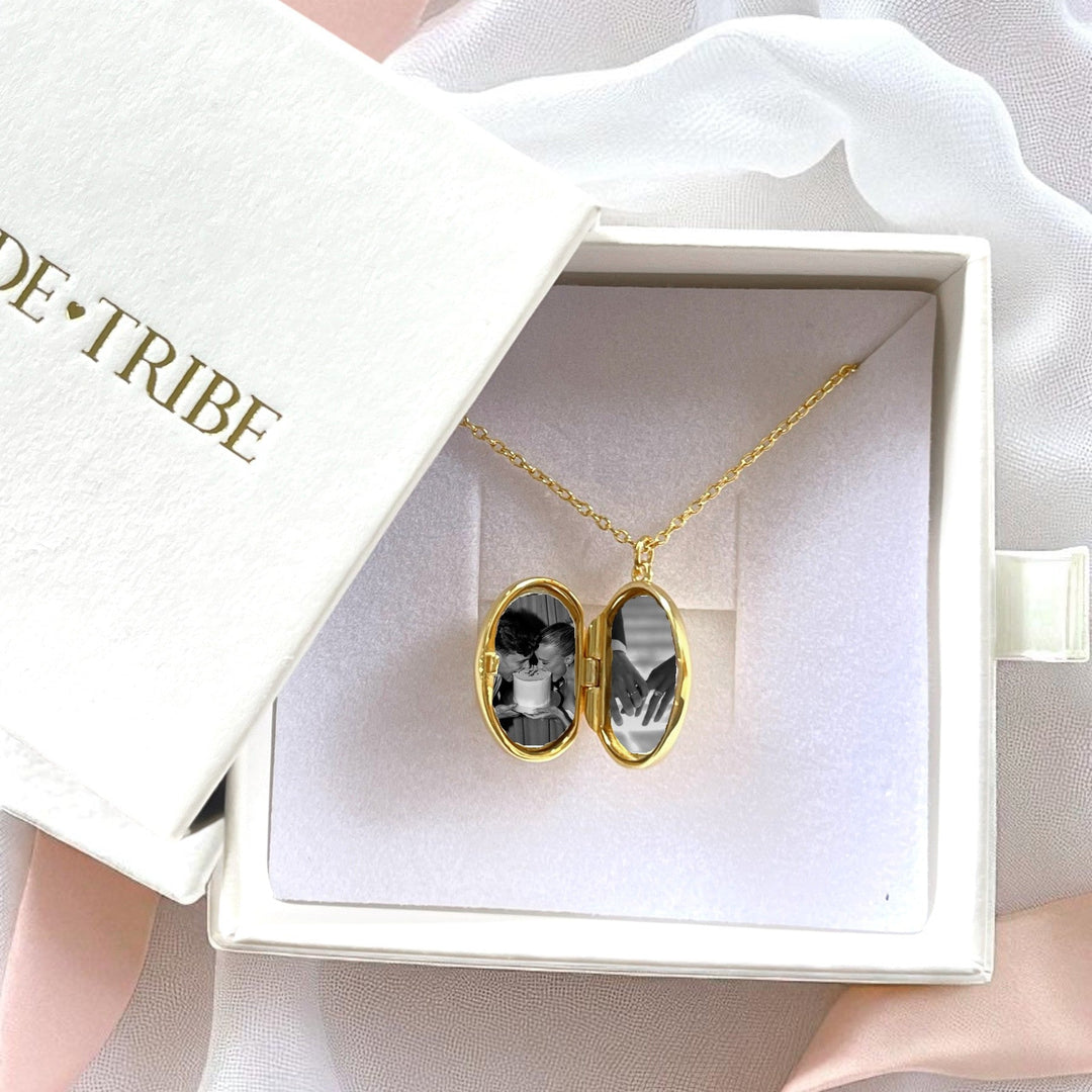 Endless Love Oval Photo Locket - GOLD