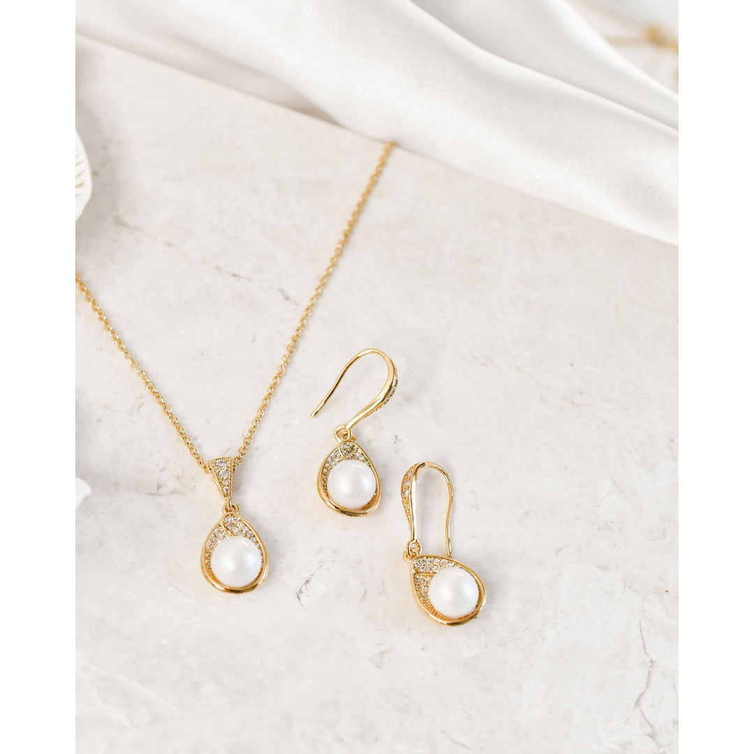 Angelique Pendant and Earring Set - Gold